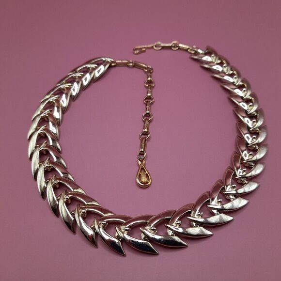 Coro Smooth Chain Linked Necklace Vintage Choker Gold Tone 16” - Picture 9 of 12